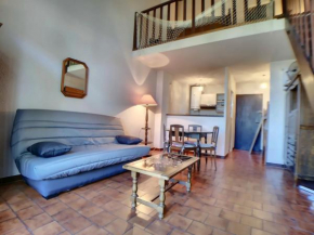 Appartement Cozy à 200m de la Mer avec Parking, Balcon et Mezzanine pour 4 personnes - FR-1-475-22